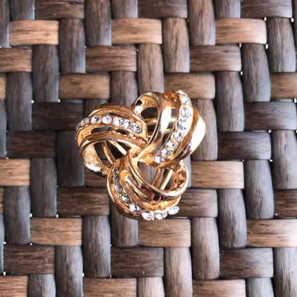 Jewelry - Scarf clip